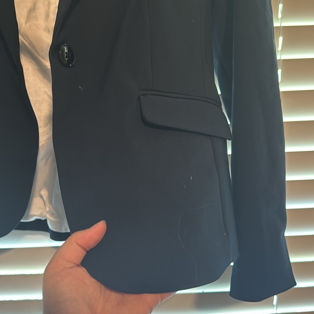 H&M Blazer - Picture 2 of 4
